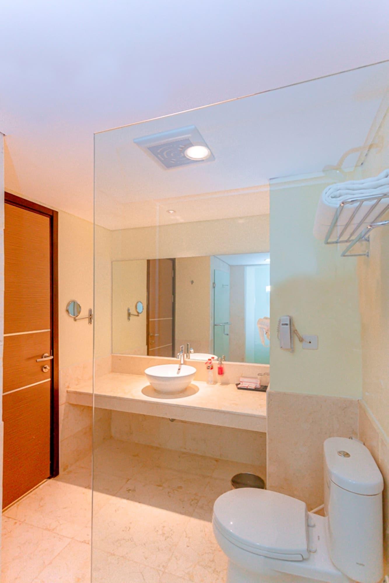 Claro Hotel Kendari Ngoại thất bức ảnh