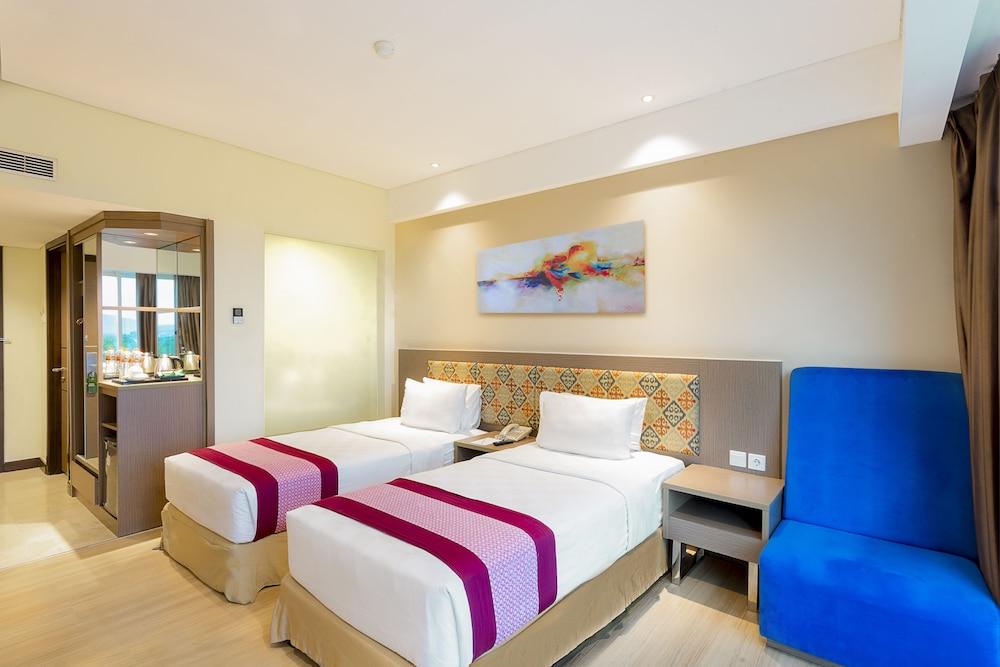 Claro Hotel Kendari Ngoại thất bức ảnh