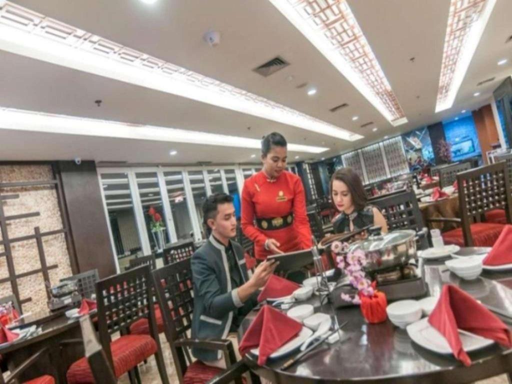 Claro Hotel Kendari Ngoại thất bức ảnh