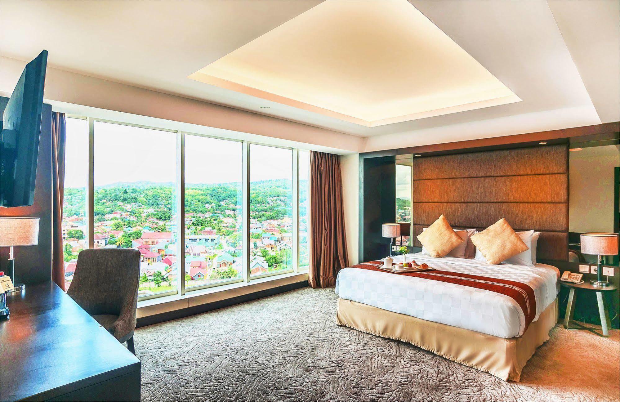 Claro Hotel Kendari Ngoại thất bức ảnh
